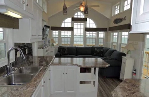 Cape Vincent House | Park Model #30- 1 bedroom/1 bath