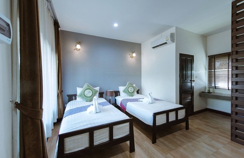 Nong Khai Hotel | Park & Pool Resort