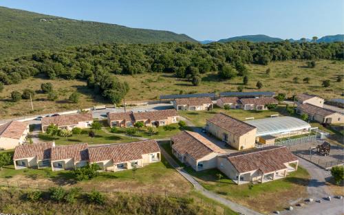 Brissac Resort | Park & Suites Village Gorges de l'Hérault-Cévennes