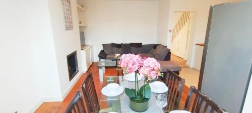 North Acton Villa | Park View Garden