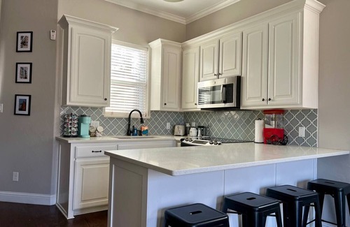 McKinney House | Park View Serenity, walk downtown, across parknn