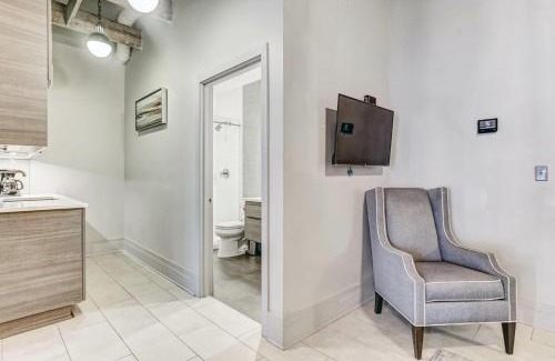 Historic District - North Apartment | Parker's Collection Estate