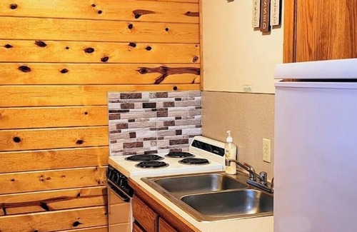 Eureka Springs Cabin | Parkers Hideaway on the White River/Sycamore Cabin