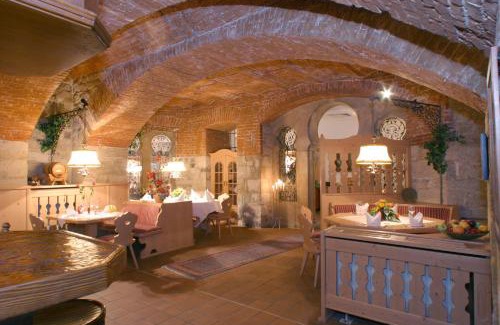 Heinrichstadt Hotel | Parkhotel Altes Kaffeehaus