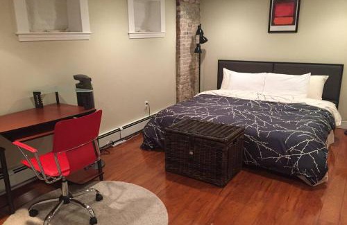Prudential - St. Botolph Apartment | Parking - Private Entrance - King Beds