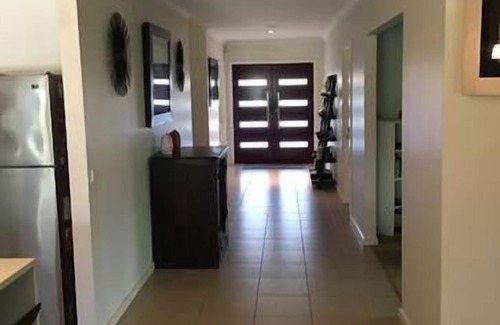 Yarrawonga House | Parkins Fairway - Golf, Lake & Relaxation