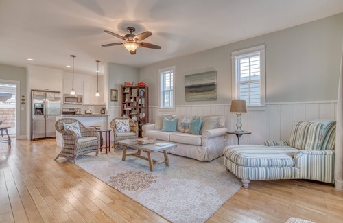 Nelscott House | Parkside Home Near Beach Access Has Hot Tub, Elevated Deck in Olivia Beach!