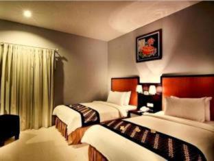 Pekalongan Hotel | Parkside Mandarin Hotel Pekalongan