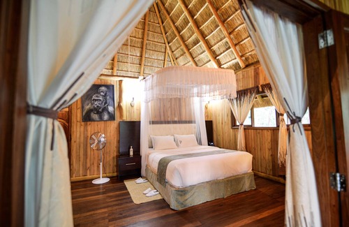 Kichwamba Cabin | Parkview Safari lodge
