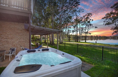 Buff Point House | Parkway Lakehouse