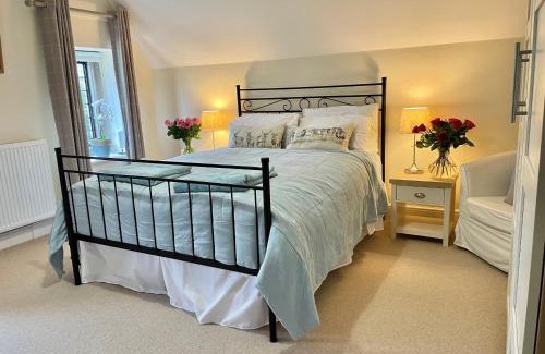 Badminton Bed & Breakfast | Parsonage House, Badminton