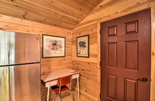 St George Cottage | Parsons Cabin w/Fire Pit & River Access!