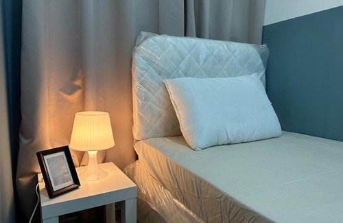 Al Quoz House | Partition Room with window In Barsha Near Metro