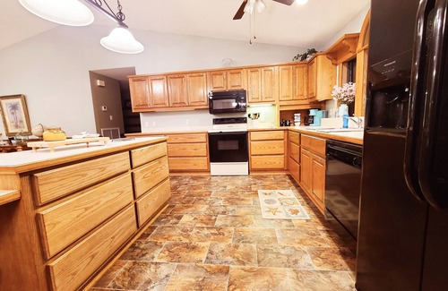 Gautier House | Pascagoula River 🌞Sun Rise Views🌄 Boat Slip🎣🚤 Golf nearby⛳️Near I-10.Quiet