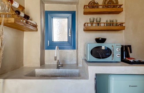 Megalochori House | Pasithea Luxury Suites
