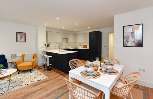 Riverside House | Pass the Keys | Beautiful 3 Bed Town House