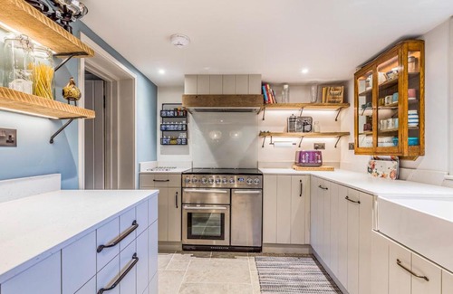 Chichester House | Pass the Keys Beautiful Cottage In South Downs