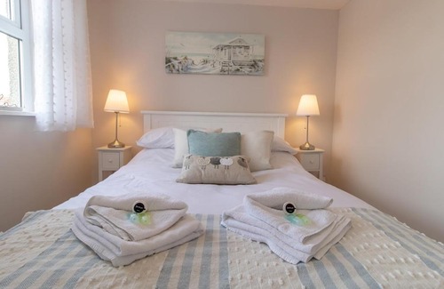 Cullercoats House | Pass the Keys Cosy Seaside Home with Free Parking