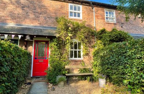Jackfield House | Pass the Keys Peaceful riverside gem Shropshire Ironbridge Gorge