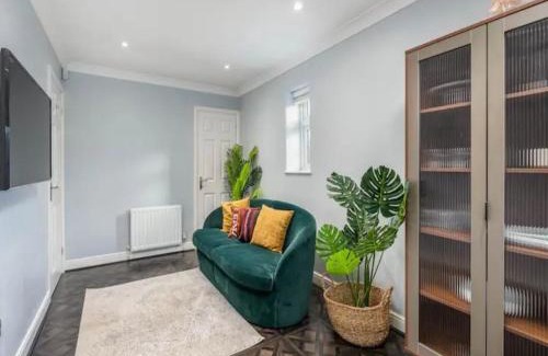 Rickmansworth House | Pass the Keys Stylish Modern 3 bed house with Parking