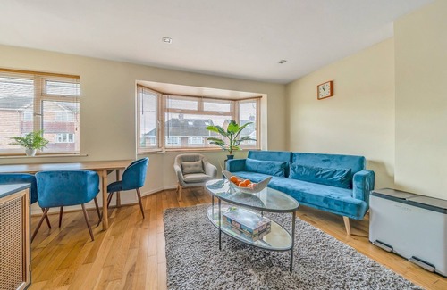 Headington Apartment | Pass the Keys | Stylish 2BR Apartment Parking x 2 Oxford