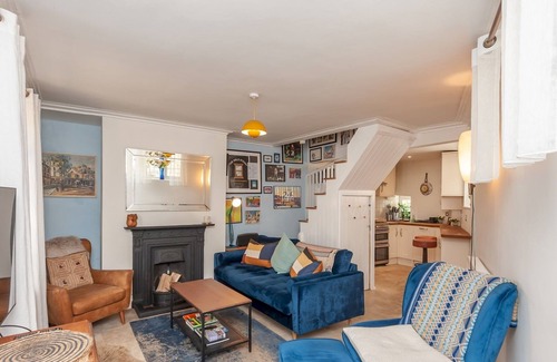 Headingley House | Pass the Keys | Wonky Cottage with amazing garden