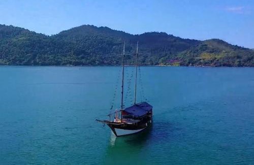 Paraty Boat Rental | Passeio de barco na Escuna Ibiza