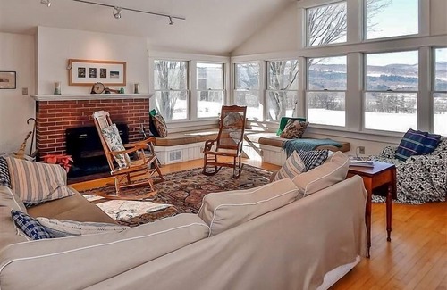 Florence House | Pastoral Pittsford Home w/ Amazing Mountain Views!