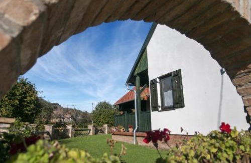 Ofalu House | Patakpart Vendégház