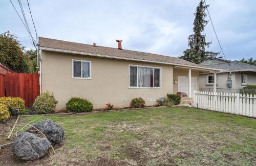 Hayward House | Patio and Yard Family-Friendly Home in Hayward!
