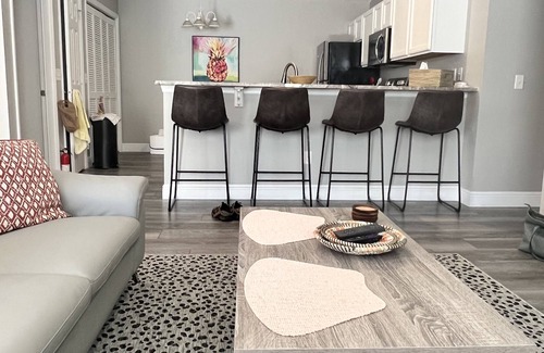 Lynnhaven Villa | Patio Villa, 5 min to Lake Sumter Landing with Golf Car. Village of Ashland