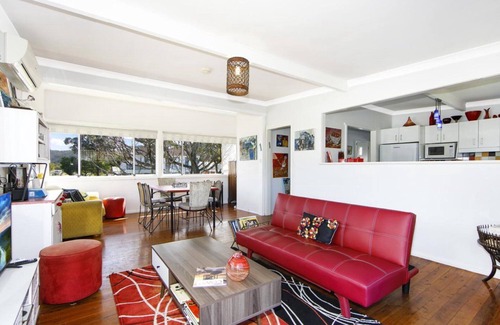 Patonga House | Patonga Corner Cottage by HolidayCo.