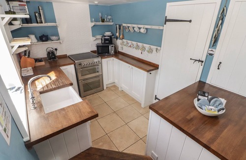 Little Haven Cottage | PATTY'S COTTAGE, character holiday cottage in Broad Haven