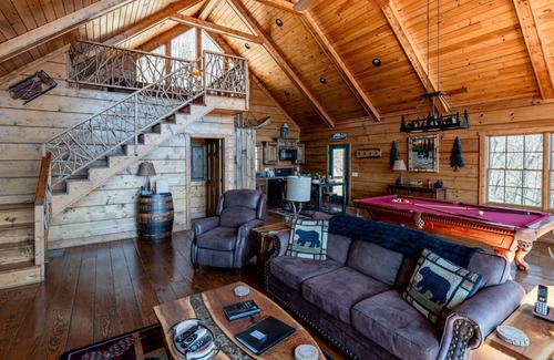 Topton Cabin | Paws Up-Luxury Log Cabin Rental, Mountain Views, High Speed Internet, Rafting, Fishing in Nantahala NC!