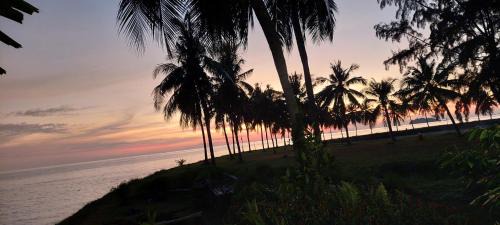 Taman Haji Zainal Apartment | Pd bayview seafront homestay