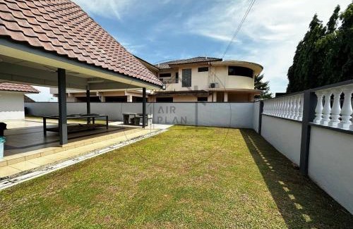 Taman Tanjung House | PD BlueBox Bungalow Sailor Theme (Up to 20 Pax)