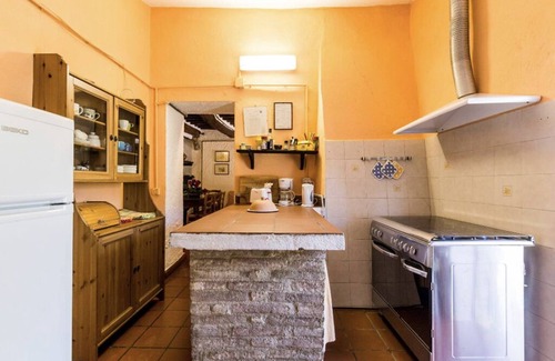 Castelnuovo di Val di Cecina House | Peaceful cottage in Tuscany with private pool