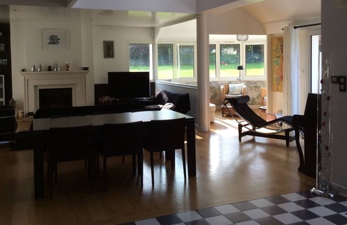 Douarnenez Villa | Peace and comfort is near the beaches.