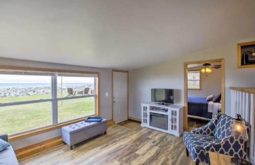 Oconto House | Peace and Premier Fishing on Bay of Green Bay!