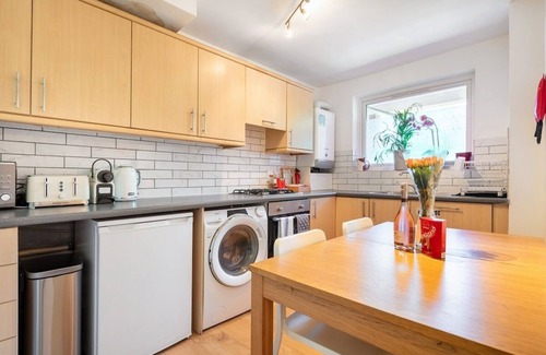 Wandsworth Apartment | Peace & Quiet 2bd 2bth Oasis Nr Thames Beach Club!