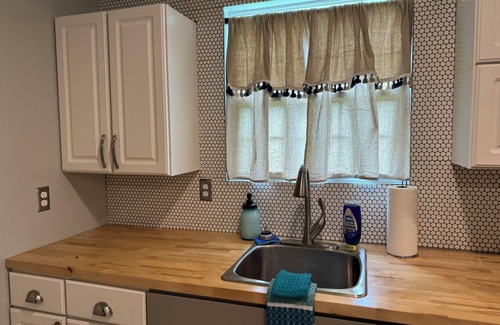 Bloomington House | Peaceful 1-Bedroom Retreat in Town