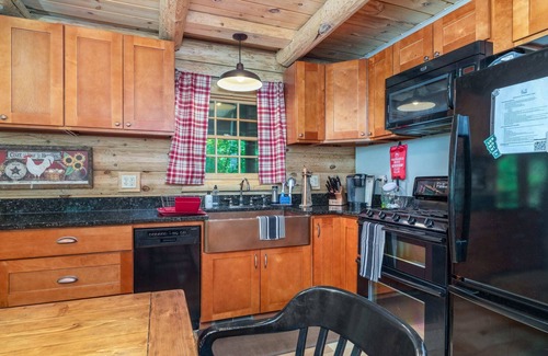 Townshend House | Peaceful 3-BR Cabin 40-Min to Stratton