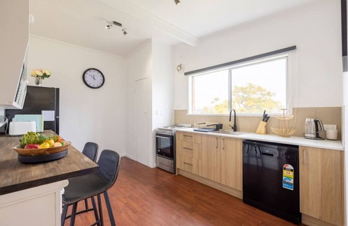 Wavell Heights House | Peaceful 3Beds Affordable Home near BNE Airport
