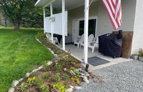 Kalifornsky Apartment | Peaceful Acres Triplex One - Lighthouse Inn - Soldotna, Alaska