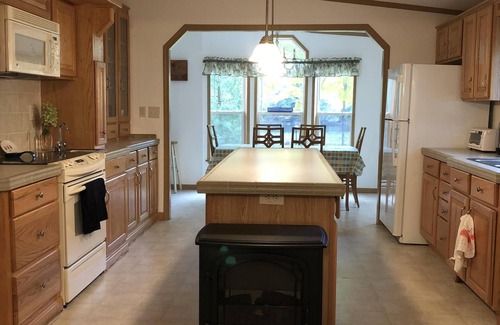Lake Luzerne-Hadley House | Peaceful Adirondack waterfront