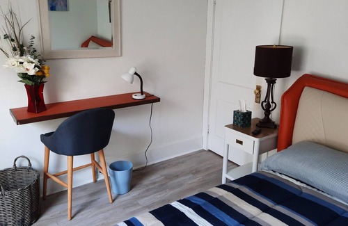 Erie House | Peaceful and family friendly 3 blocks from bay - No locals Please