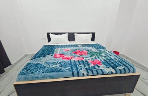 Mohangarh Bed & Breakfast | Peaceful Budget Stay | Near IIM Road