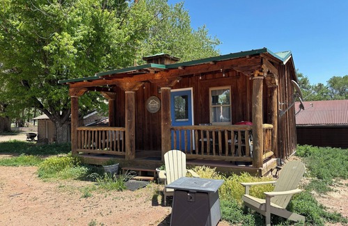 Canon City Cabin | Peaceful Bunkhouse cabin with mtn views near Arkansas River attractions & town