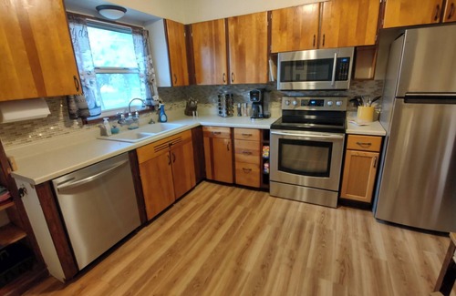 North San Antonio - SAT House | Peaceful & central located home with fully equipped kitchen & backyard BBQ oasis