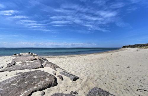 Menemsha House | Peaceful Chilmark Farmhouse by Menemsha Beach